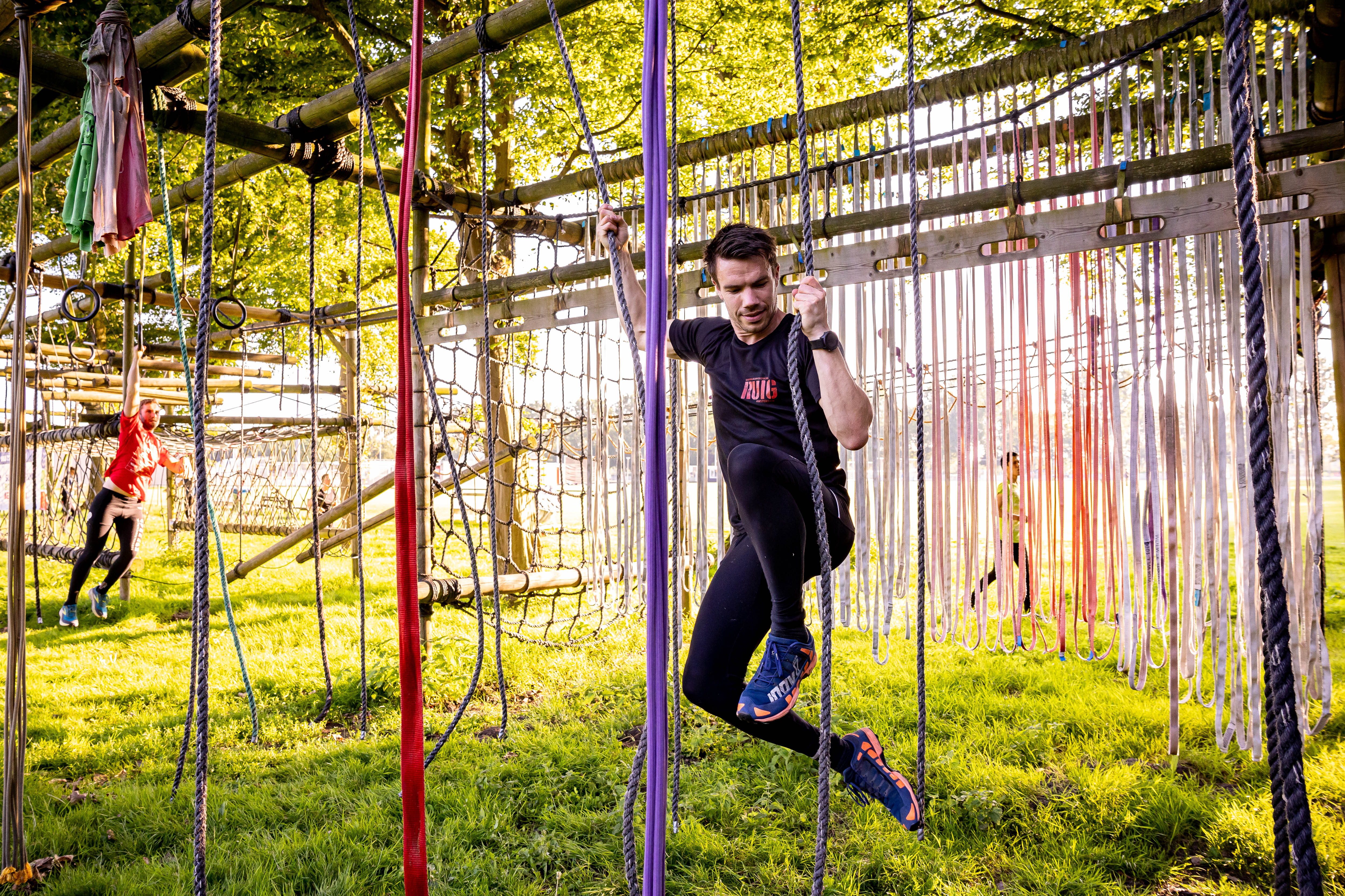 Survivalrun hindernisbaan training bij Ruig Amsterdam